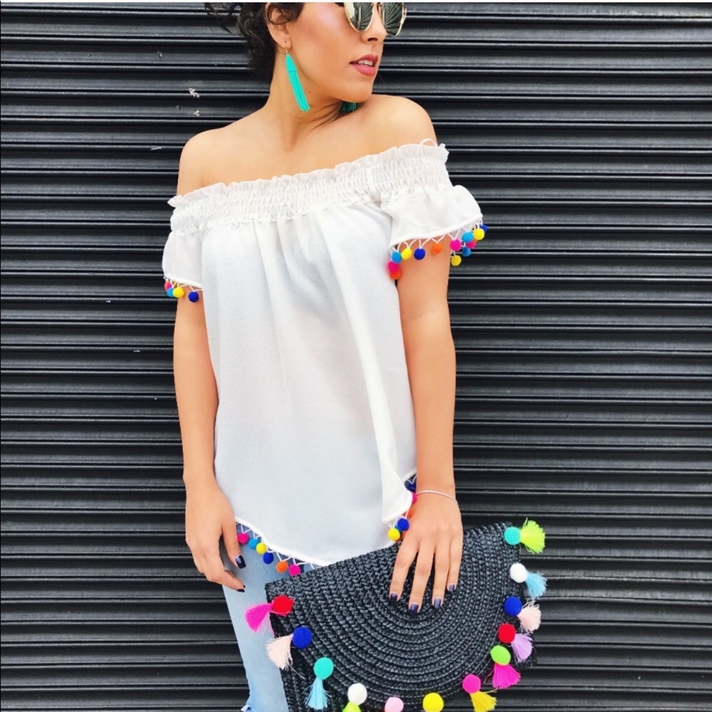 ❤️ WHITE POMPOM OFF SHOULDER TOP! ❤️